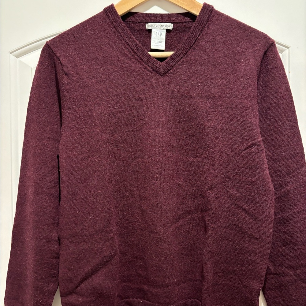 Maroon v-neck sweater